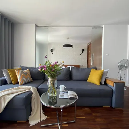 Aravel Old Town Apartments Apartment